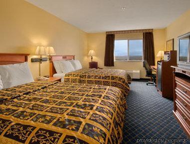 Days Inn By Wyndham Brigham City Habitación foto